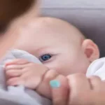 تقلبات في أسواق السلع العالمية: النفط يستقر والذهب يتراجع وسطالتوترات السياسية