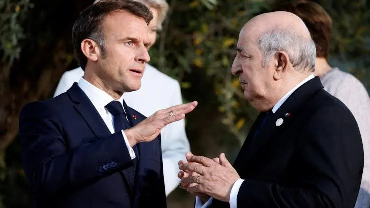 ماكرون يأمر بتعليق إعفاء التأشيرة للجوازات الجزائرية الرسمية 9 - CJ العربية IMG 0034 - CJ العربية