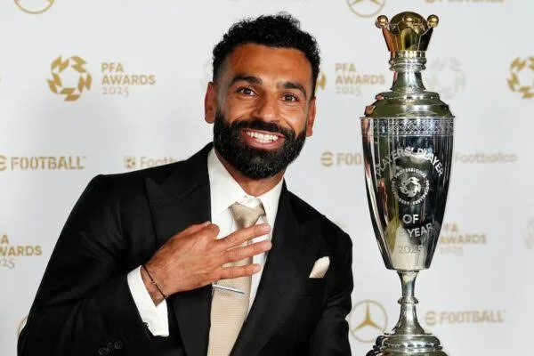 محمد صلاح يصنع التاريخ بفوزه بجائزة أفضل لاعب في الدوري الإنجليزي الممتاز للمرة الثالثة 7 IMG 0475