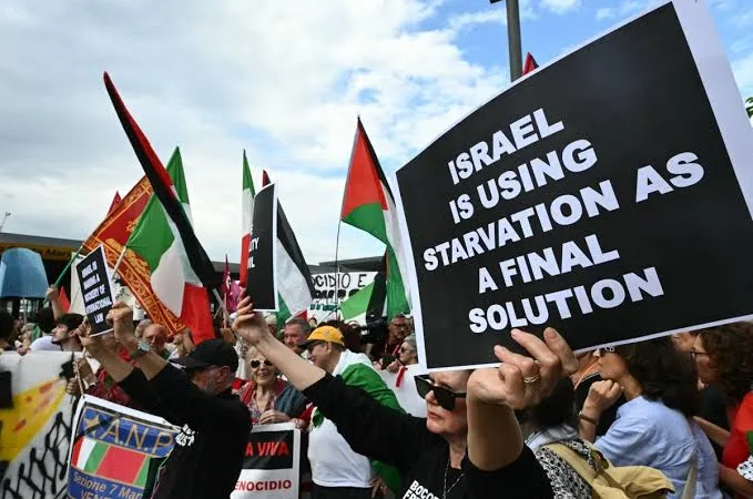 آلاف يحتجون على حصار غزة في مهرجان البندقية السينمائي 13 - CJ العربية IMG 0701 1 - CJ العربية