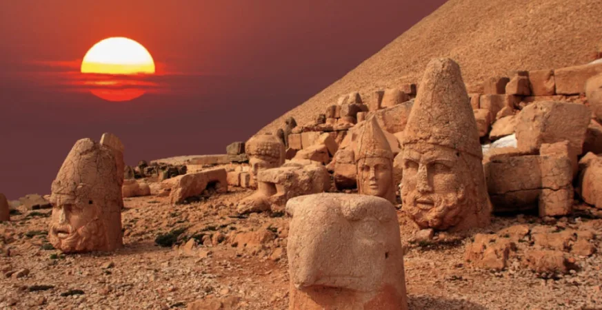 اكتشاف آثار قدم لامرأة في تركيا عمرها 2000 عام تكشف عن قصة إنسانية 11 - CJ العربية IMG 1048 - CJ العربية