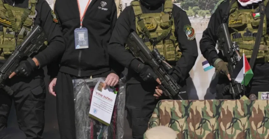 حماس تؤكد استعدادها للإفراج عن جميع الأسرى الإسرائيليين المتبقين مقابل إطلاق سراح أسرى فلسطينيين 6 - CJ العربية IMG 1548 - CJ العربية