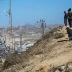 استقالة مفاجئة لرئيس وزراء فرنسا تهزّ الأسواق وتربك المشهد السياسي الأوروبي