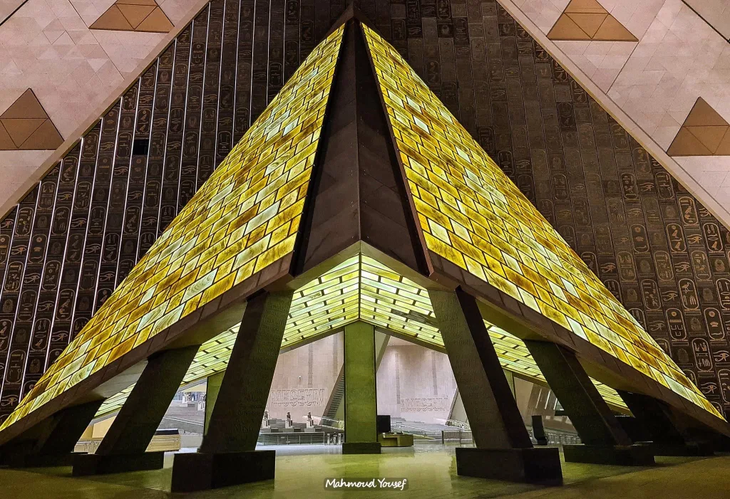 المتحف المصري الكبير"إبداع الحاضر وعراقة الماضي" ينير سماء  مصر  7 - CJ العربية المتحف المصري الكبير