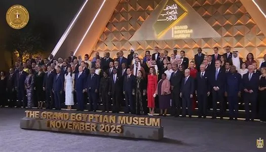 المتحف المصري الكبير"إبداع الحاضر وعراقة الماضي" ينير سماء  مصر  5 - CJ العربية حفل افتتاح المتحف المصري الكبير