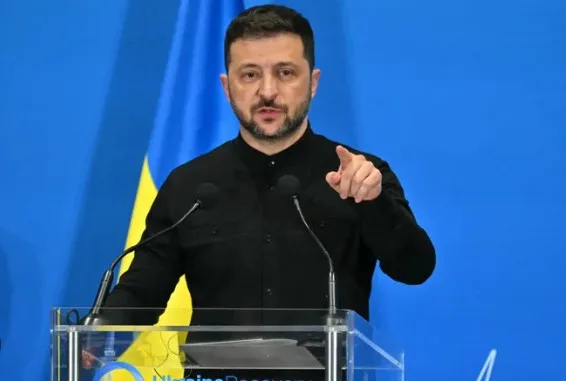 الفساد والقيادة في أوكرانيا بين سندان الحرب ومطرقة الفساد 5 - CJ العربية فلاديمير زيلنسكي